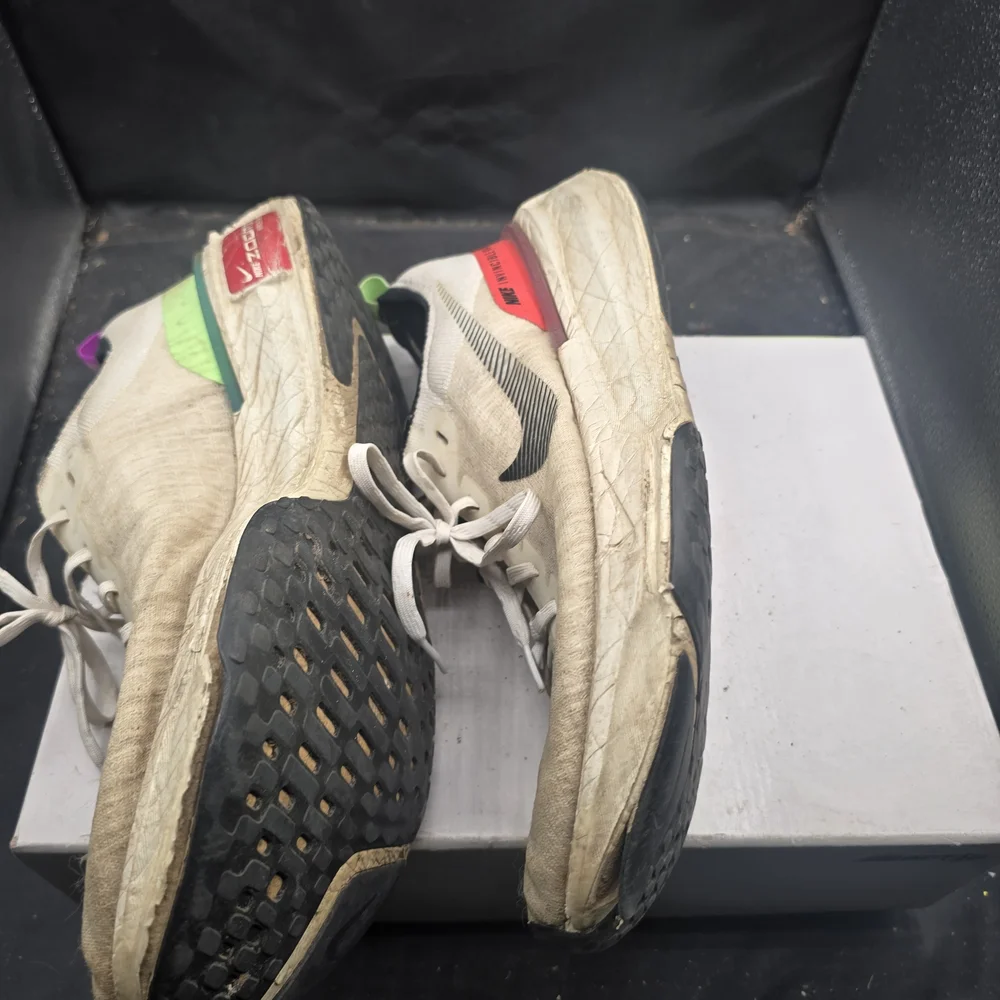 Nike cream sneakers